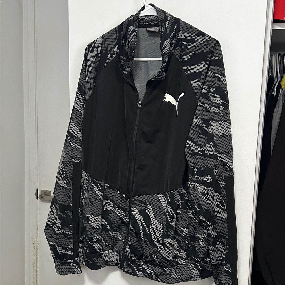 Puma Men's Camouflage Black and Gray Windbreaker
